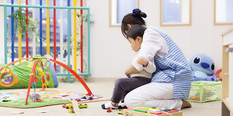 スタッフによる「お子さま見守りサービス」を実施しております